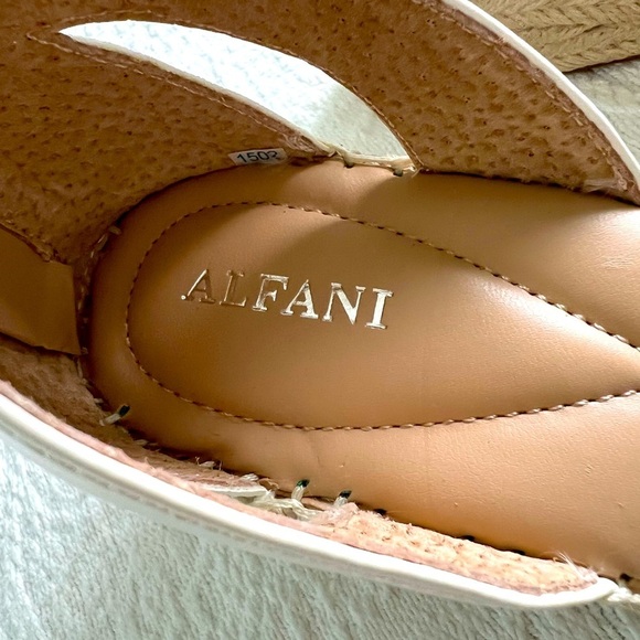 Alfani Women’s Cohjo Padded Insole White Wedge Sandals, Size 91/2 M. NEW - Picture 12 of 14
